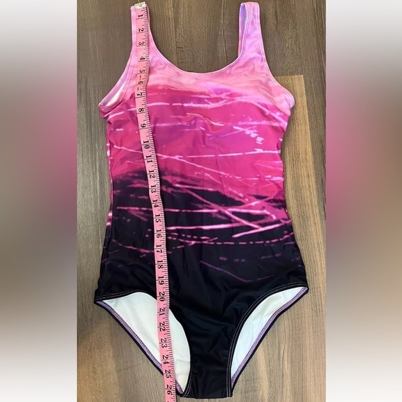 Swimsuit Women's Sz S One Piece Pink/Purple/Black Ombré Built in Bra Crisscross - Picture 9 of 10
